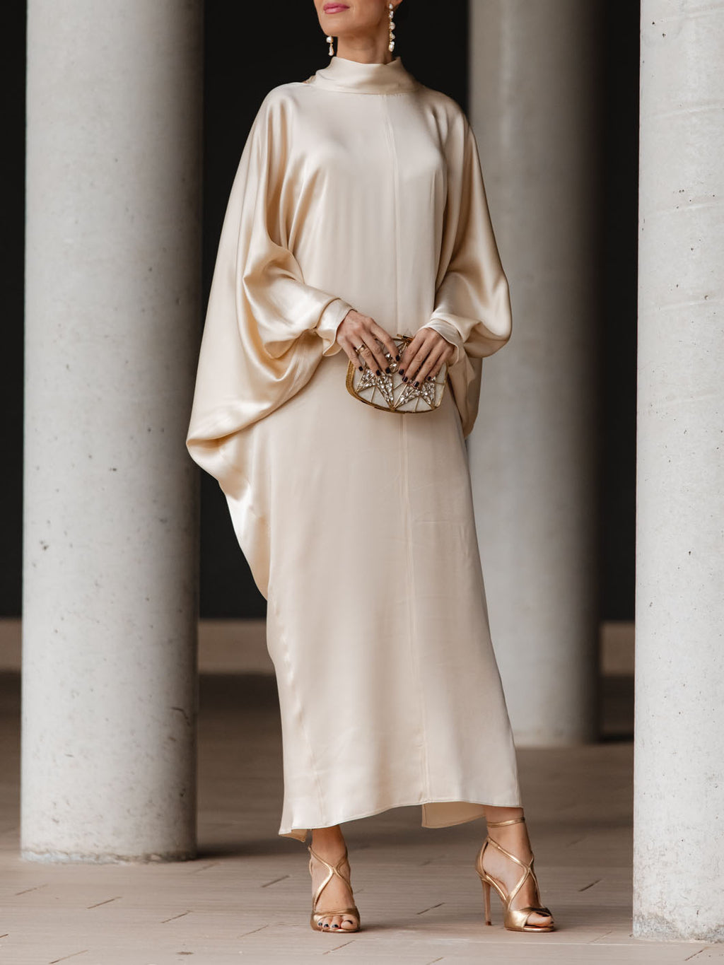 Elegant Satin Batwing Sleeve Kaftan Maxi Dress